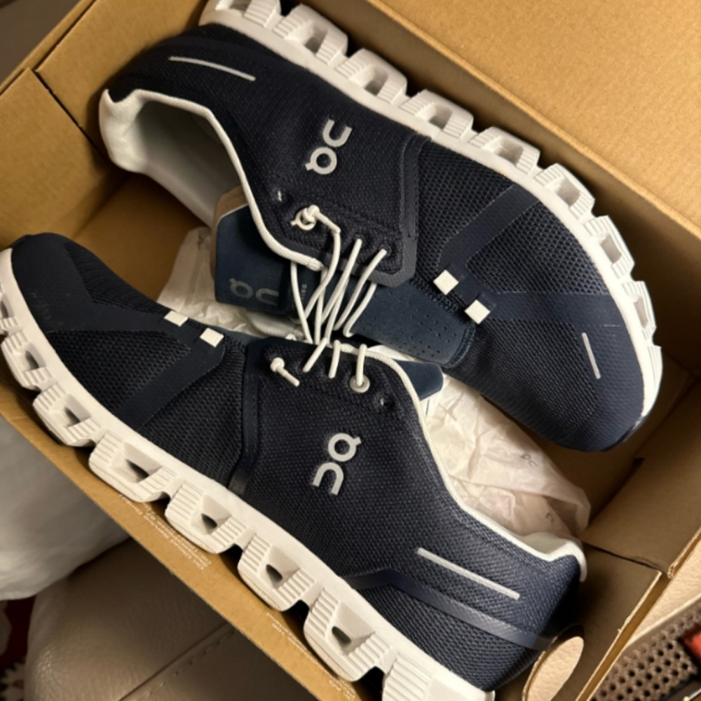 Mens On Cloud size 12